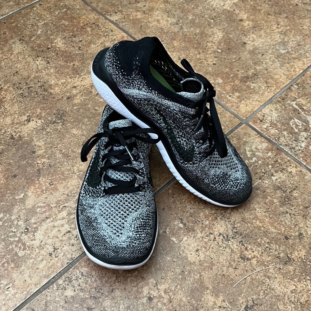 NIKE Free Run Flyknit